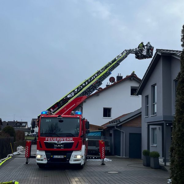 Dachstuhlbrand Leeder 08.01.2025